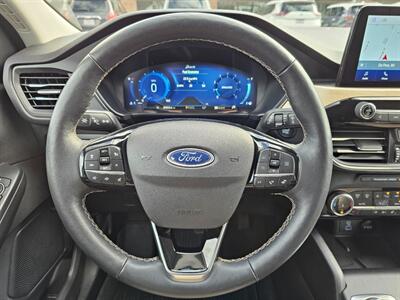 2022 Ford Escape Titanium   - Photo 6 - De Pere, WI 54115