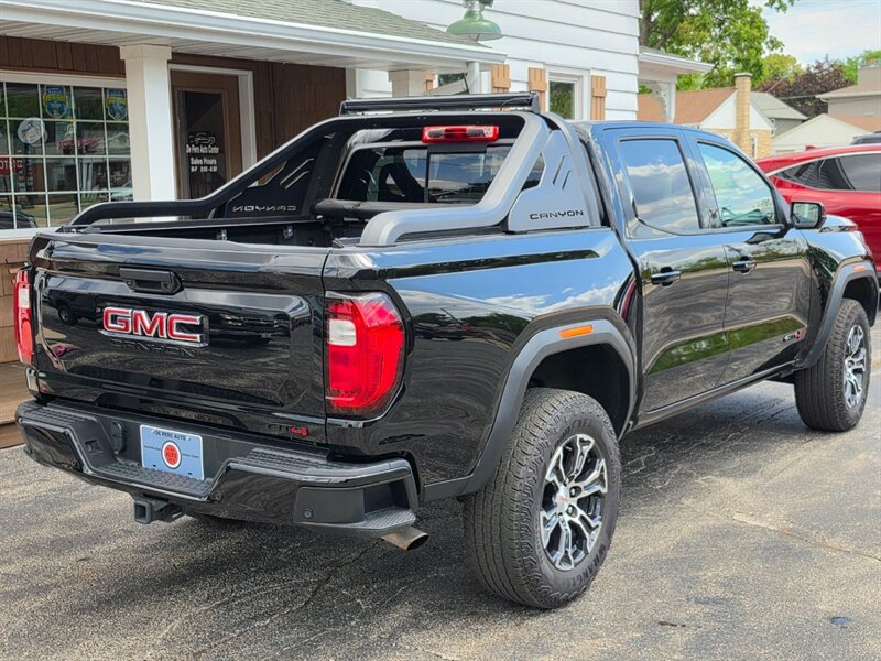 2023 GMC Canyon AT4 - Photo 25 - De Pere, WI 54115
