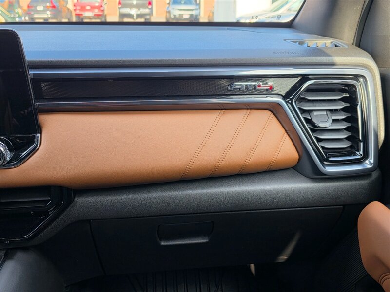 2023 GMC Canyon AT4 - Photo 33 - De Pere, WI 54115