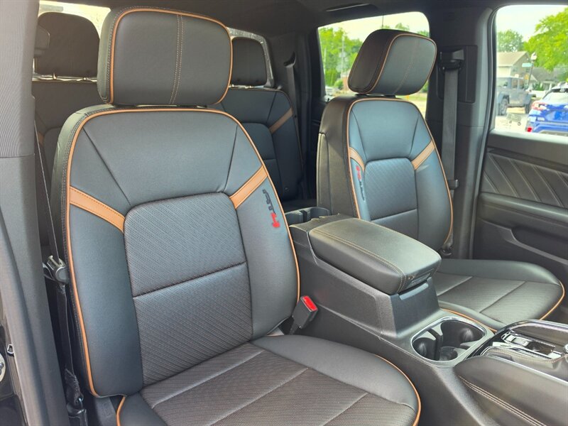 2023 GMC Canyon AT4 - Photo 13 - De Pere, WI 54115