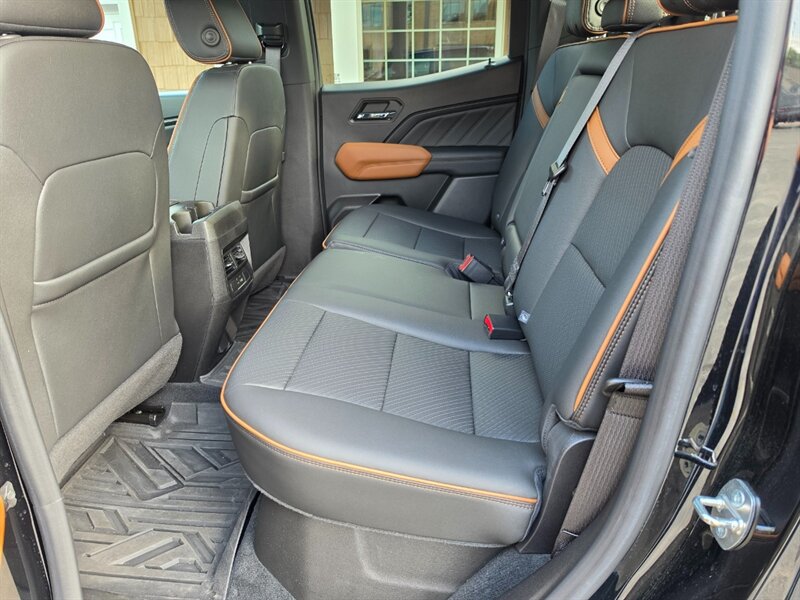 2023 GMC Canyon AT4 - Photo 15 - De Pere, WI 54115