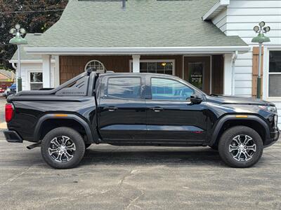 2023 GMC Canyon AT4 - Photo 2 - De Pere, WI 54115