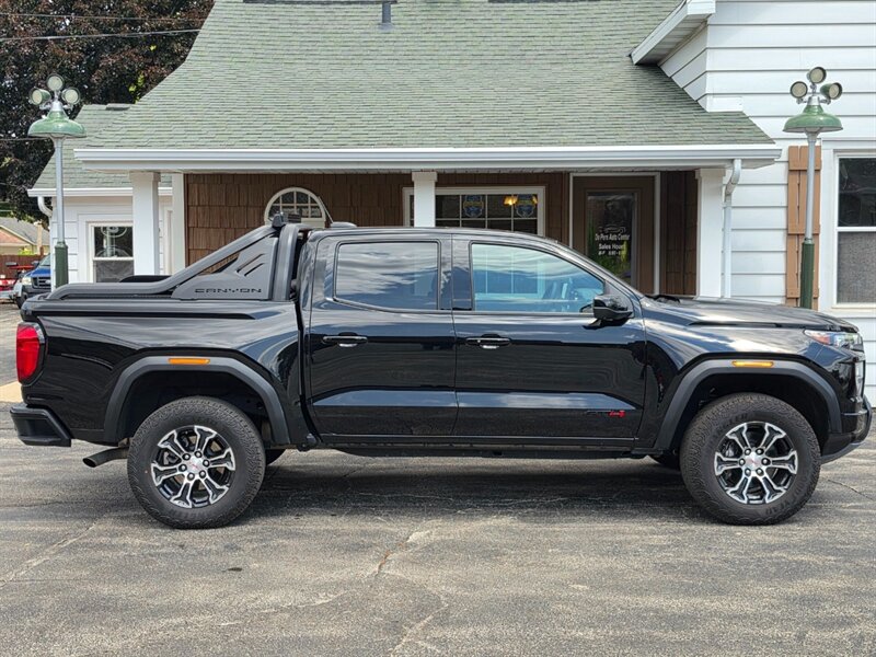2023 GMC Canyon AT4 - Photo 2 - De Pere, WI 54115