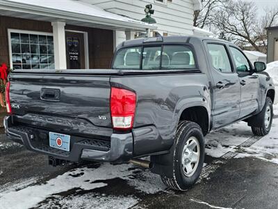 2017 Toyota Tacoma SR V6   - Photo 23 - De Pere, WI 54115