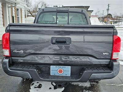 2017 Toyota Tacoma SR V6   - Photo 24 - De Pere, WI 54115