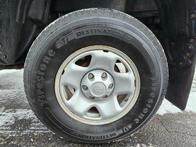 2017 Toyota Tacoma SR V6   - Photo 39 - De Pere, WI 54115