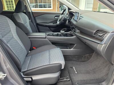 2023 Nissan Rogue SV - Photo 11 - De Pere, WI 54115