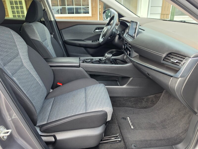 2023 Nissan Rogue SV - Photo 11 - De Pere, WI 54115