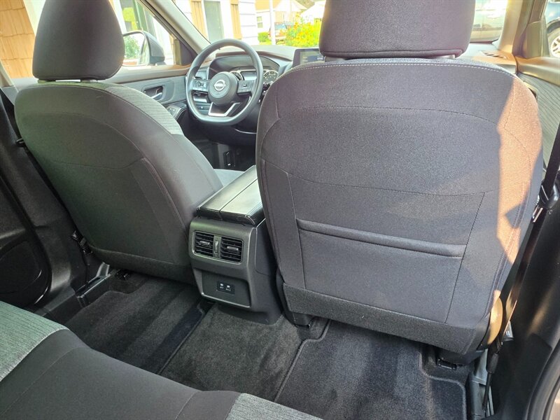 2023 Nissan Rogue SV - Photo 13 - De Pere, WI 54115