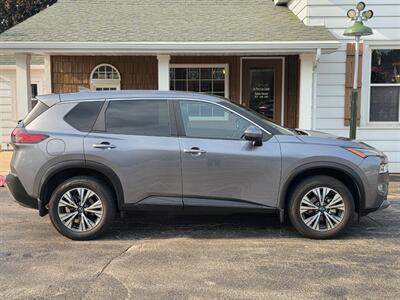 2023 Nissan Rogue SV - Photo 2 - De Pere, WI 54115