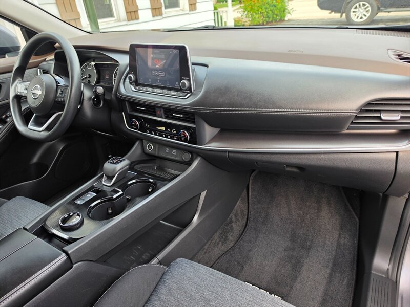 2023 Nissan Rogue SV - Photo 10 - De Pere, WI 54115