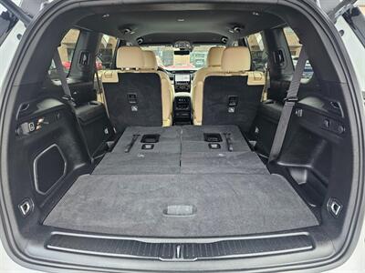2023 Jeep Grand Cherokee L Limited   - Photo 18 - De Pere, WI 54115