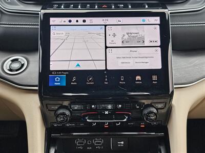 2023 Jeep Grand Cherokee L Limited   - Photo 7 - De Pere, WI 54115