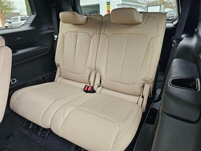 2023 Jeep Grand Cherokee L Limited   - Photo 16 - De Pere, WI 54115