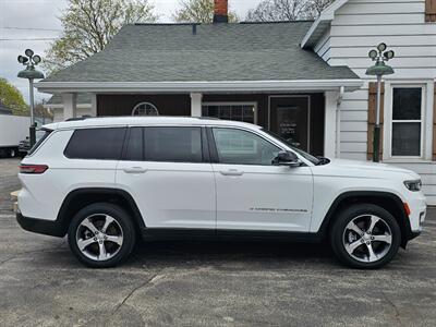2023 Jeep Grand Cherokee L Limited   - Photo 2 - De Pere, WI 54115