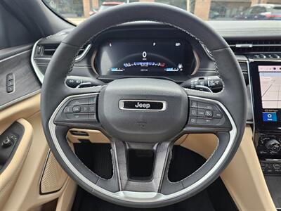 2023 Jeep Grand Cherokee L Limited   - Photo 5 - De Pere, WI 54115