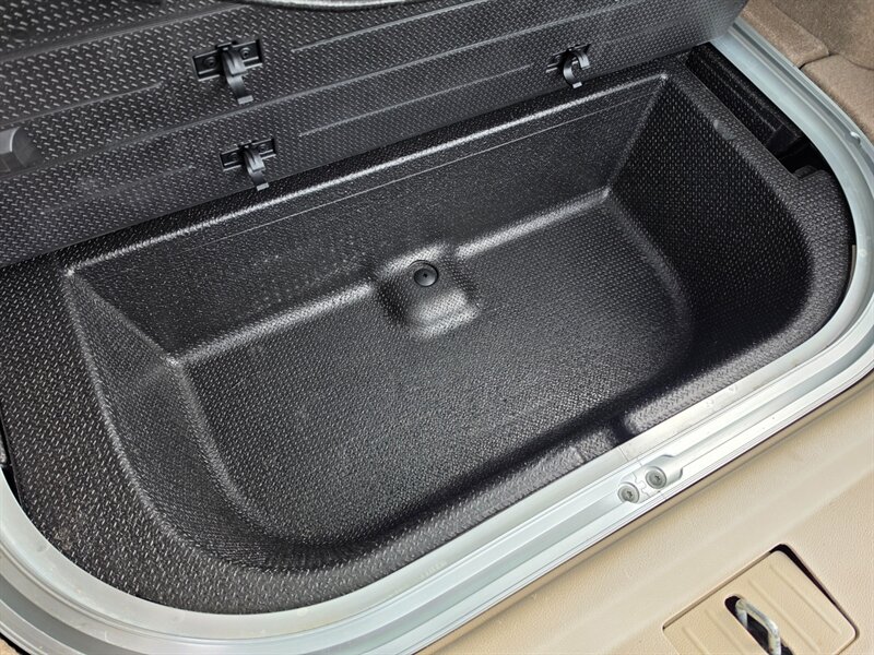2011 Cadillac SRX Luxury - Photo 18 - De Pere, WI 54115