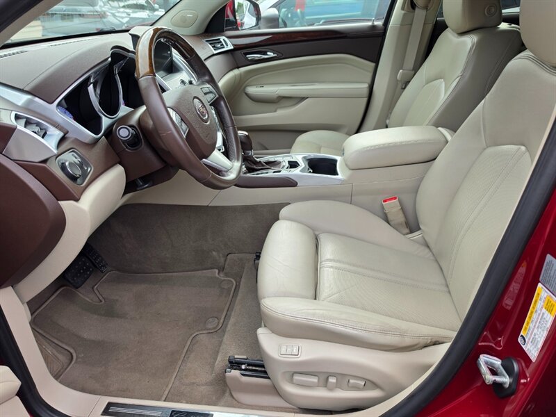 2011 Cadillac SRX Luxury - Photo 4 - De Pere, WI 54115
