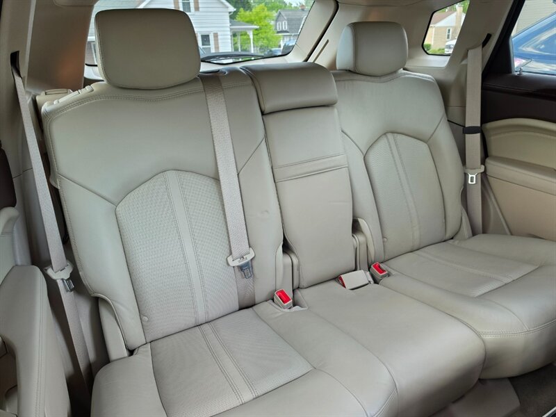 2011 Cadillac SRX Luxury - Photo 16 - De Pere, WI 54115