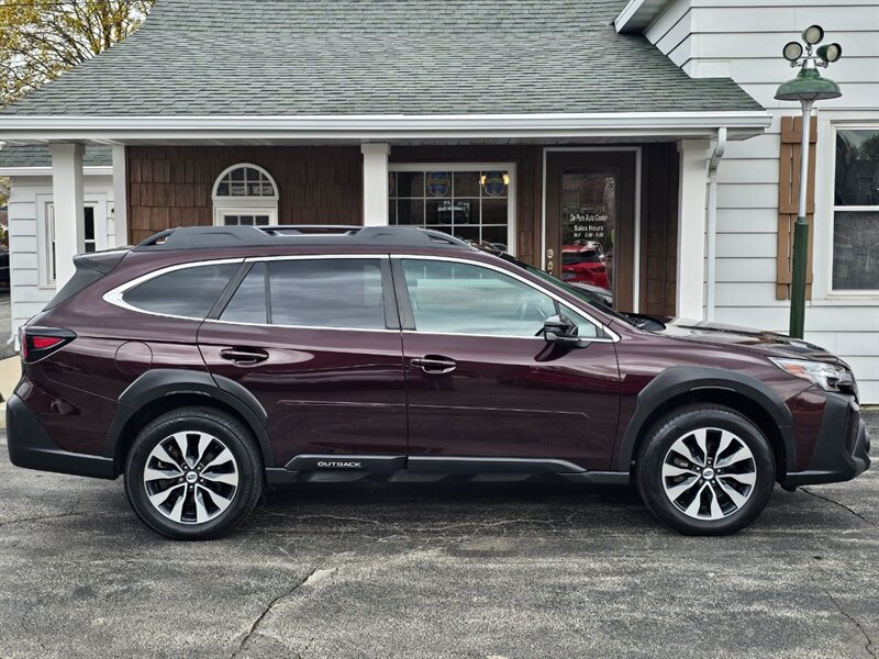 2023 Subaru Outback Limited - Photo 2 - De Pere, WI 54115