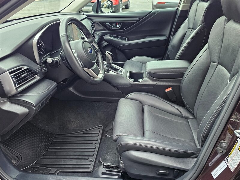2023 Subaru Outback Limited - Photo 4 - De Pere, WI 54115