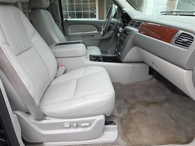 2012 GMC Yukon XL SLT 1500   - Photo 11 - De Pere, WI 54115