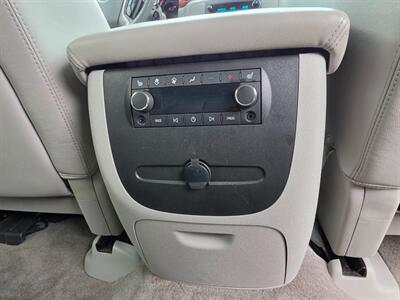 2012 GMC Yukon XL SLT 1500   - Photo 14 - De Pere, WI 54115
