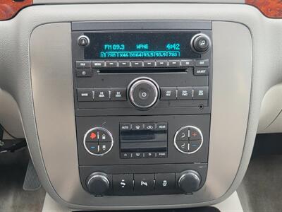 2012 GMC Yukon XL SLT 1500   - Photo 8 - De Pere, WI 54115