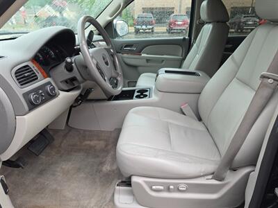 2012 GMC Yukon XL SLT 1500   - Photo 3 - De Pere, WI 54115