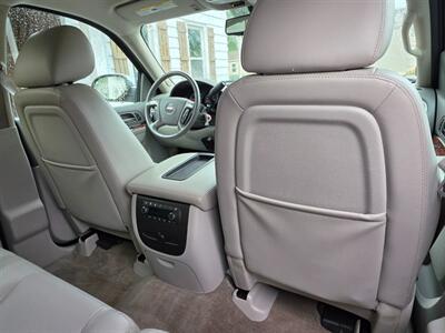 2012 GMC Yukon XL SLT 1500   - Photo 13 - De Pere, WI 54115