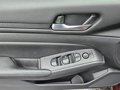 2024 Nissan Altima 2.5 SV   - Photo 17 - De Pere, WI 54115