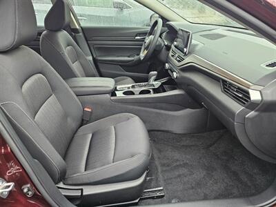 2024 Nissan Altima 2.5 SV   - Photo 11 - De Pere, WI 54115