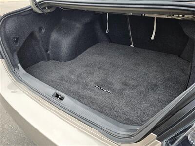 2011 Nissan Altima 2.5 S   - Photo 30 - De Pere, WI 54115