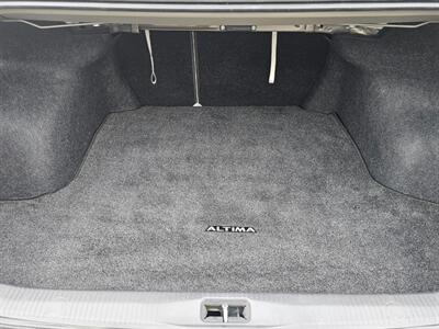 2011 Nissan Altima 2.5 S   - Photo 17 - De Pere, WI 54115