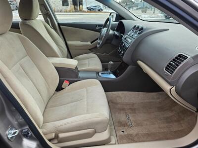 2011 Nissan Altima 2.5 S   - Photo 12 - De Pere, WI 54115