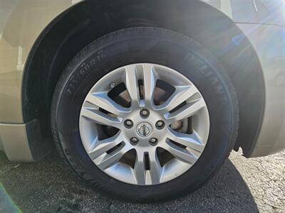 2011 Nissan Altima 2.5 S   - Photo 38 - De Pere, WI 54115