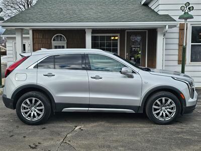 2022 Cadillac XT4 Premium Luxury   - Photo 2 - De Pere, WI 54115