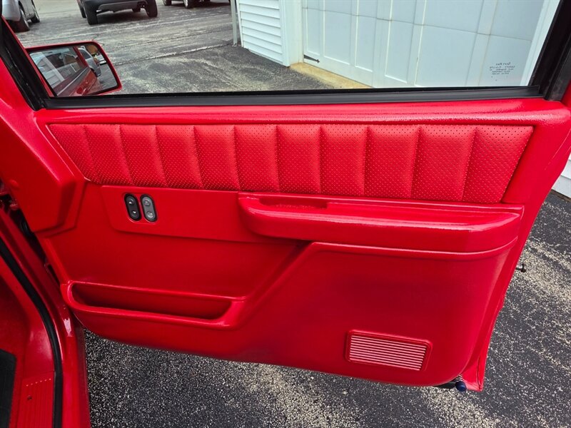 1992 Chevrolet C1500 - Photo 41 - De Pere, WI 54115