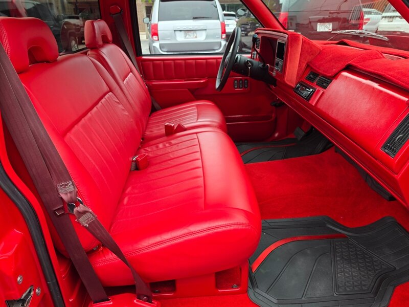 1992 Chevrolet C1500 - Photo 16 - De Pere, WI 54115