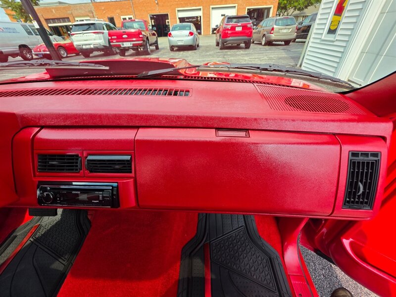 1992 Chevrolet C1500 - Photo 14 - De Pere, WI 54115