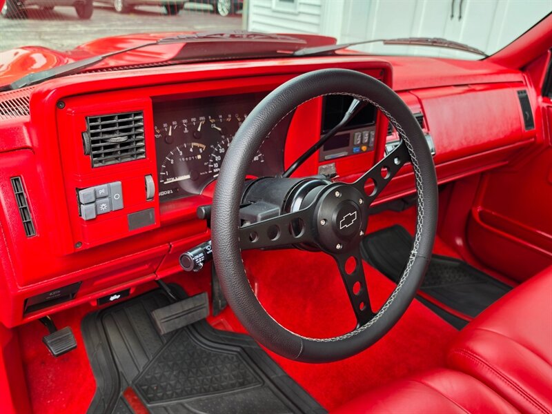 1992 Chevrolet C1500 - Photo 11 - De Pere, WI 54115