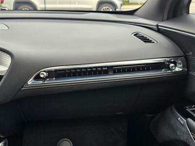 2024 Cadillac LYRIQ Luxury 3   - Photo 34 - De Pere, WI 54115