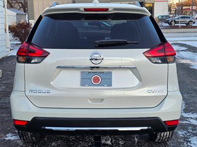 2017 Nissan Rogue SV   - Photo 23 - De Pere, WI 54115