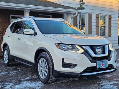 2017 Nissan Rogue SV   - Photo 21 - De Pere, WI 54115