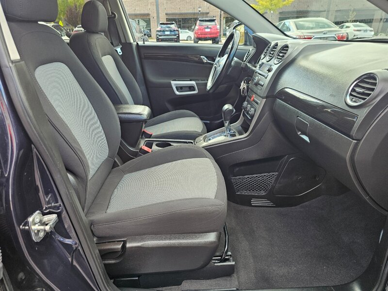 2014 Chevrolet Captiva Sport LT   - Photo 11 - De Pere, WI 54115