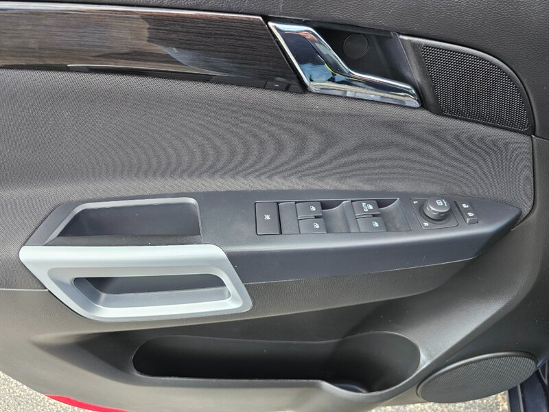 2014 Chevrolet Captiva Sport LT   - Photo 19 - De Pere, WI 54115