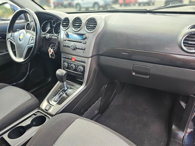 2014 Chevrolet Captiva Sport LT   - Photo 10 - De Pere, WI 54115