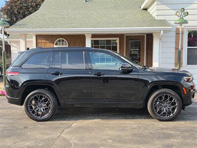 2024 Jeep Grand Cherokee Summit Reserve   - Photo 2 - De Pere, WI 54115