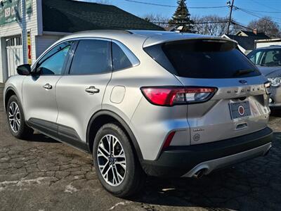 2020 Ford Escape SEL   - Photo 7 - De Pere, WI 54115