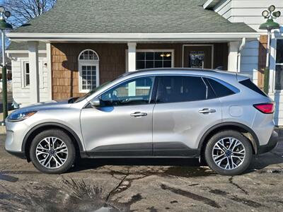 2020 Ford Escape SEL   - Photo 8 - De Pere, WI 54115